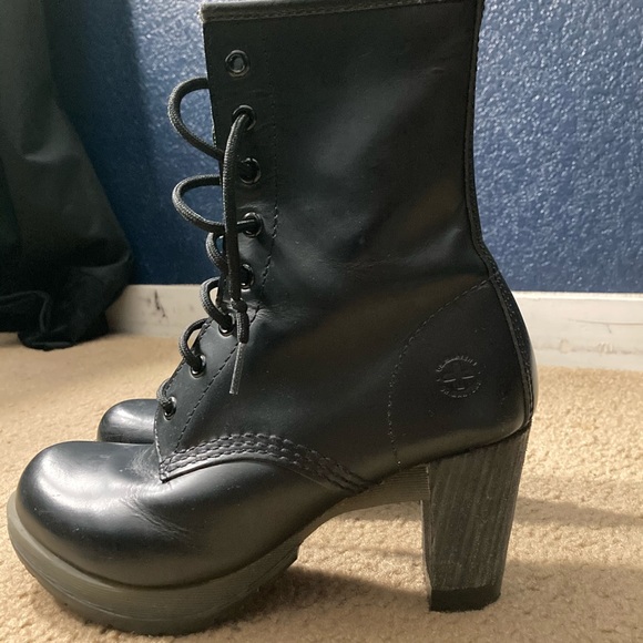 Dr. Martens Shoes - Dr. Martens heels/ boots🖤